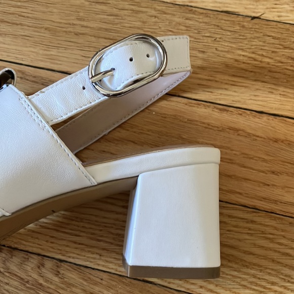 Alfani | Step N' Flex Gwenna Ring-Hardware Dress Sandals | White - Picture 4 of 5